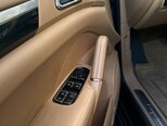 Porsche Cayenne-12