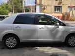 Nissan Tiida-2
