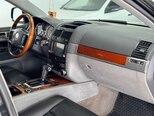 Volkswagen Touareg-13