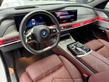 BMW i7-7