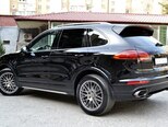 Porsche Cayenne-4