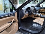 Porsche Cayenne-12