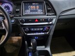 Hyundai Sonata-15