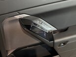 BMW i7-19