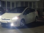 Toyota Prius-8