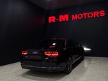 Audi A8-8