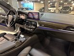 BMW 530e-10