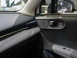 Lynk & Co 06-25
