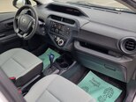 Toyota Aqua-10
