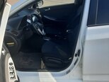 Hyundai Accent-12