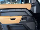 Land Rover Defender-17