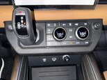 Land Rover Defender-15