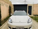 Porsche Panamera 4-1