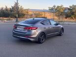 Hyundai Elantra-11