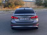 Hyundai Elantra-13