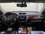 Toyota Camry-14