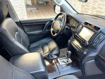 Toyota Land Cruiser-13