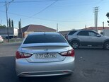 Hyundai Sonata-6