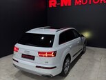 Audi Q7-8