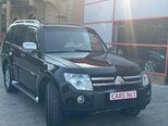 Mitsubishi Pajero-4