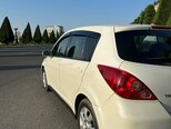 Nissan Tiida-4