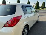 Nissan Tiida-5