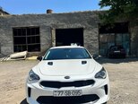 Kia Stinger-1