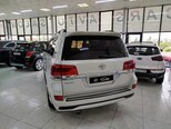 Toyota Land Cruiser-8