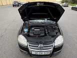 Volkswagen Jetta-16