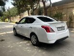 Nissan Sunny-6