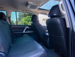 Toyota Land Cruiser-19