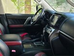 Toyota Land Cruiser-7