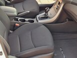 Hyundai Elantra-11