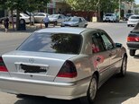 Mercedes C 220 d-4