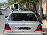Mercedes C 220 d-3