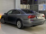 Volkswagen Passat-11