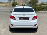Hyundai Accent-7