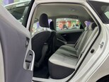 Toyota Prius-7
