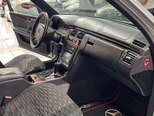 Mercedes E 200-11