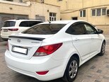 Hyundai Accent-12