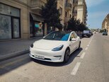 Tesla Model 3-1