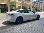 Tesla Model 3-6