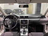 Volkswagen Passat-11