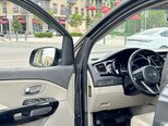 Kia Carnival-13