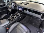 Porsche Cayenne-11