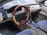 Mercedes E 230-5