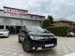 Mitsubishi Outlander-2