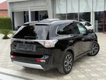 Mitsubishi Outlander-5