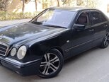Mercedes E 230-1
