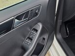 Volkswagen Jetta-8